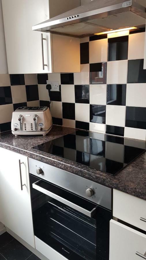 39 Cowley Road Villa Liverpool Bagian luar foto